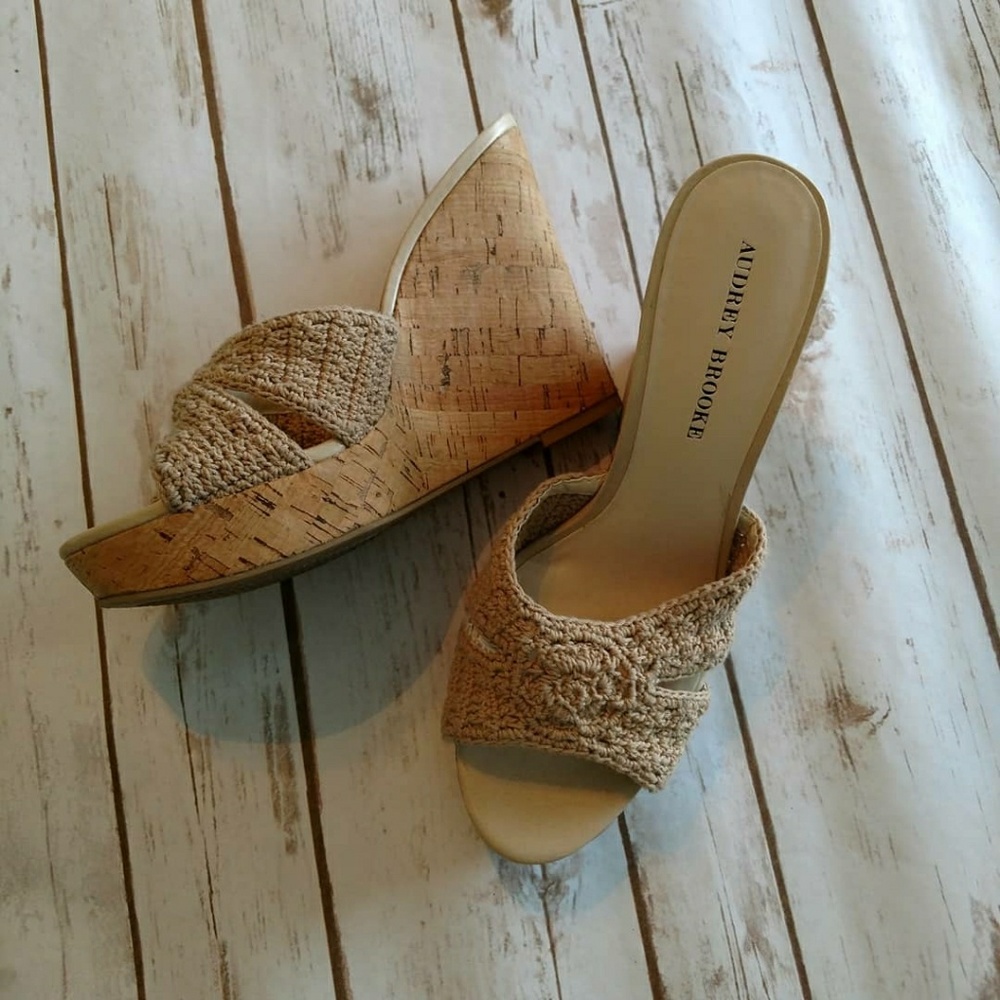 NWOT Audrey Brooke wedges.